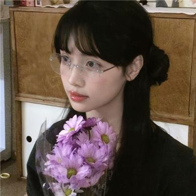 悄悄跟着我 海报